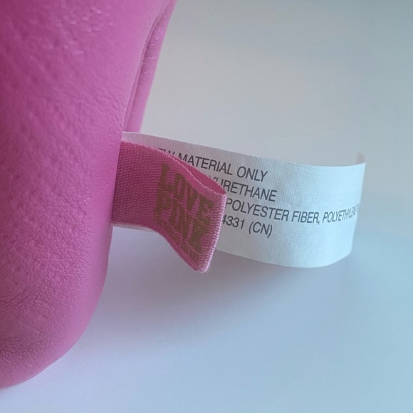 Victoria’s Secret PINK faux leather mini dog - Picture 5 of 5